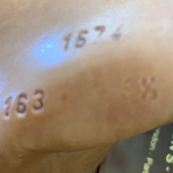 Black boots - Picture 6 of 15